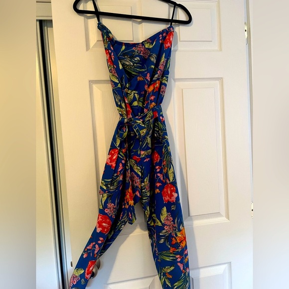 Flowery strapless jumpsuit size 6 - Picture 1 of 2